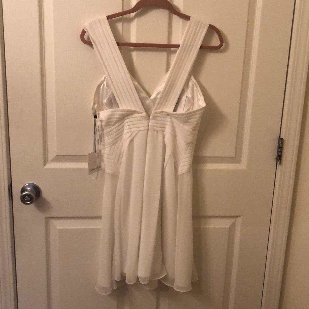 FLASH SALE! 🔥White Calvin Klein Dress Size 4 - Picture 2 of 8
